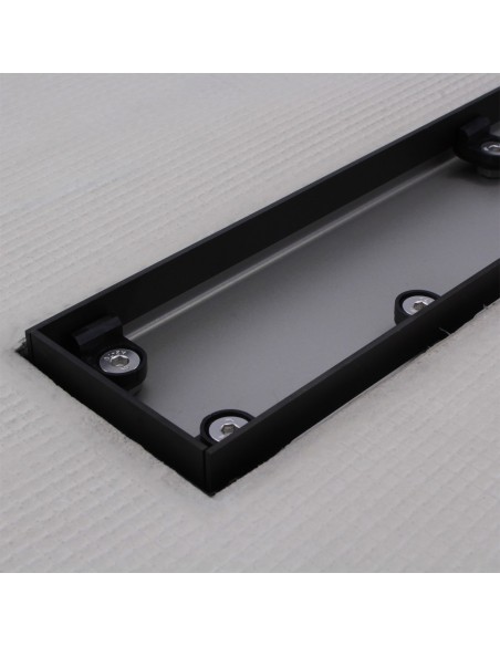 Bad Im Dunkeln Farbkonzept Kombiniert Mit Warmen Holzelementen Und Armaturen In Silber