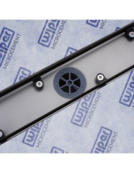 Installationsfertiges Duschelement Mit Integrierter Rinne Und Eingearbeitetem 4 - Seitigem Gefälle