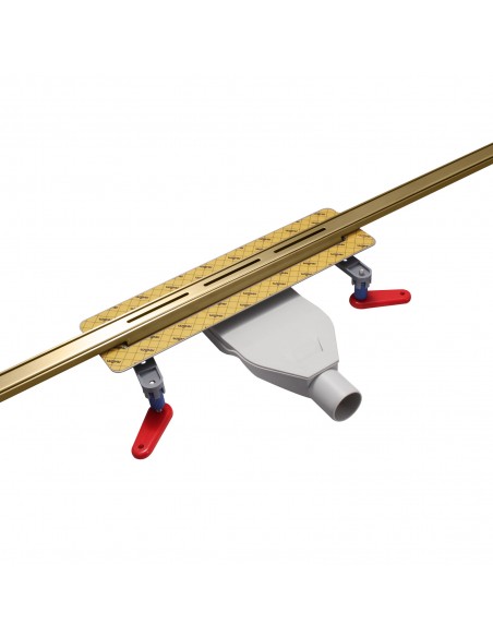 Helles Badezimmer Mit Offener Dusche Auf Großformatigen Fliesen In Marmor - Optik Und Accessoires In Messing - Optik