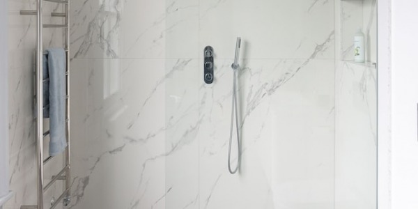 So Reinigen Sie Duschwände